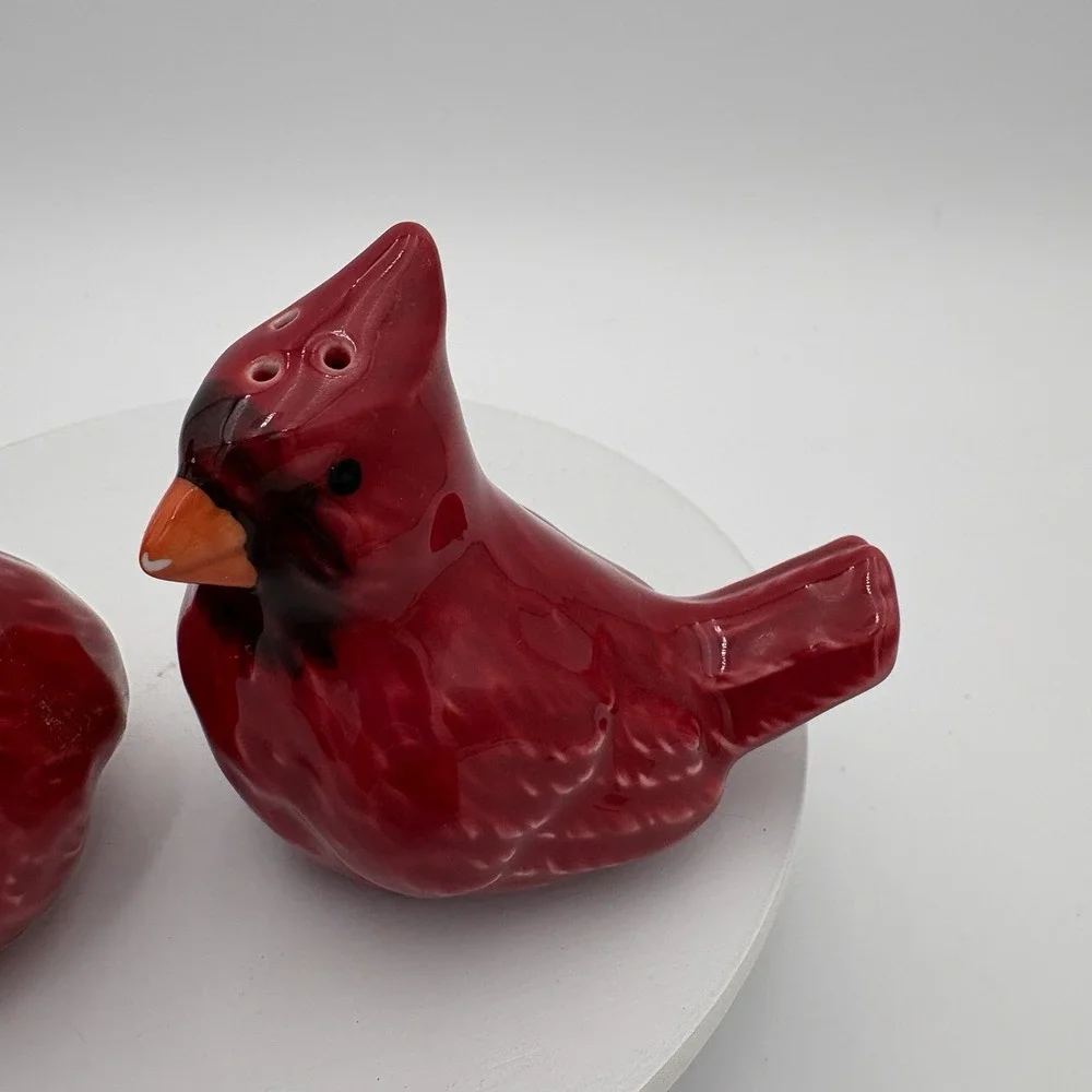 Ceramic Red Cardinal Salt and Pepper Shaker‎ Set Christmas Winter Bird